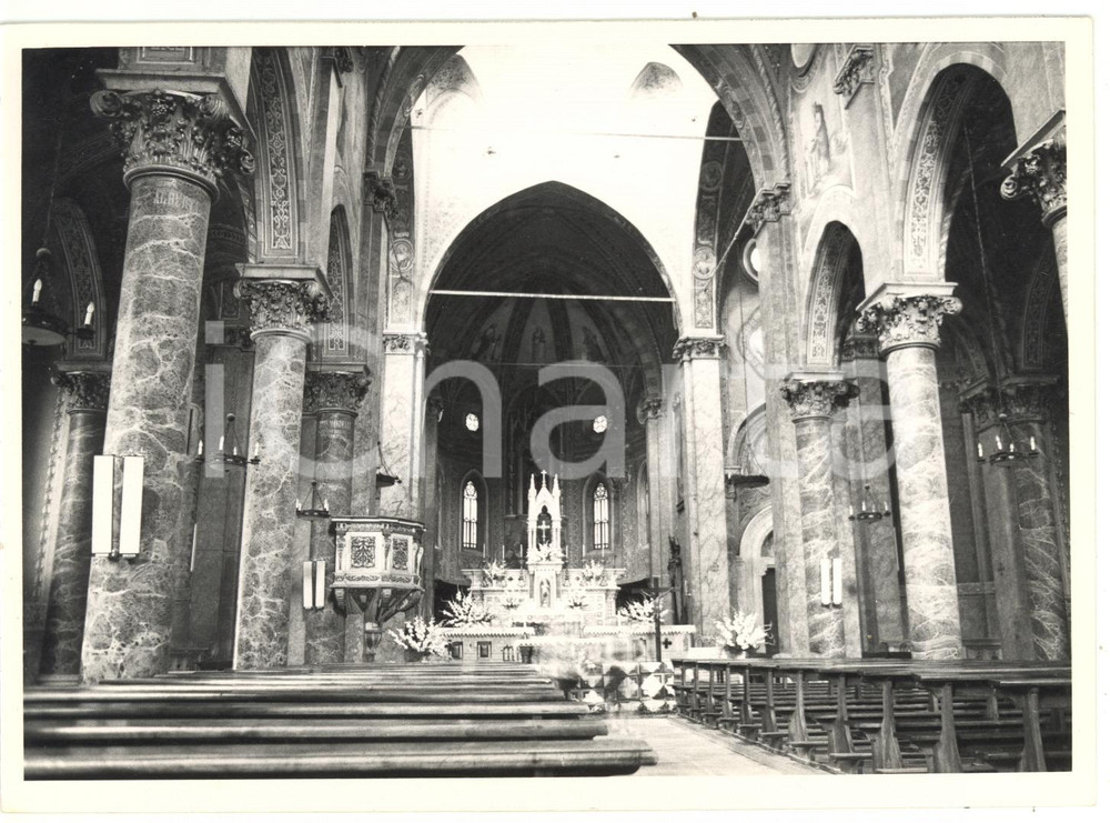 Fotografia d epoca originale 1972 VOGOGNA VB Parrocchia Sacro Cuore di GesÃ¹  Navata centrale Foto 18x13 1