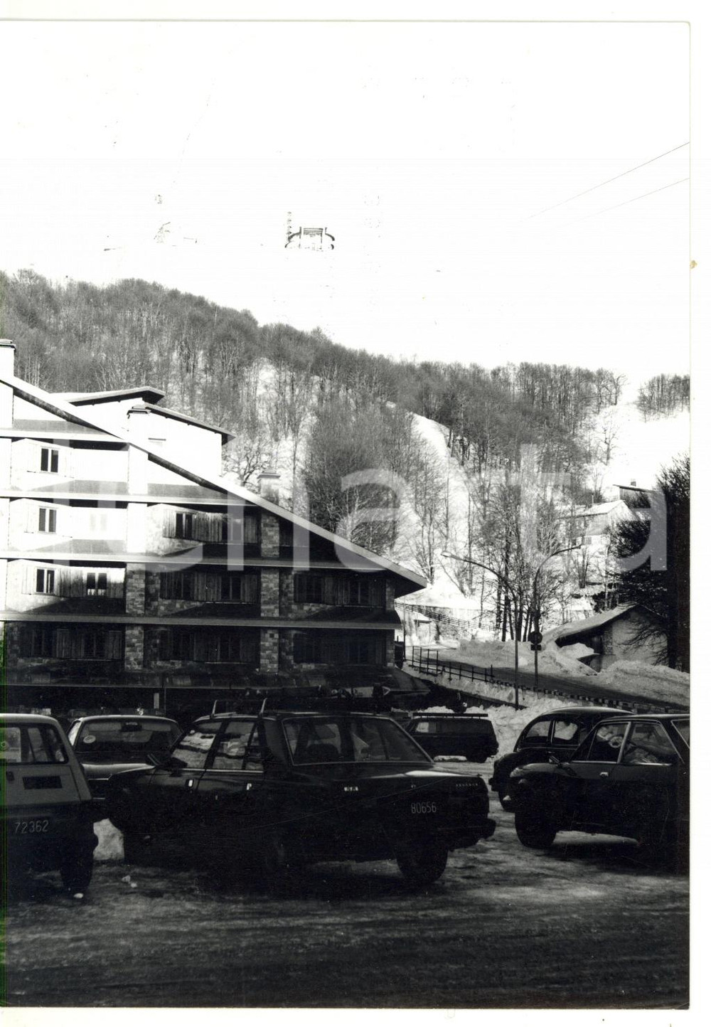 Fotografia d epoca originale 1981 RIETI  PIAN DE  VALLI Veduta zona residenziale con auto parcheggiate Foto 1
