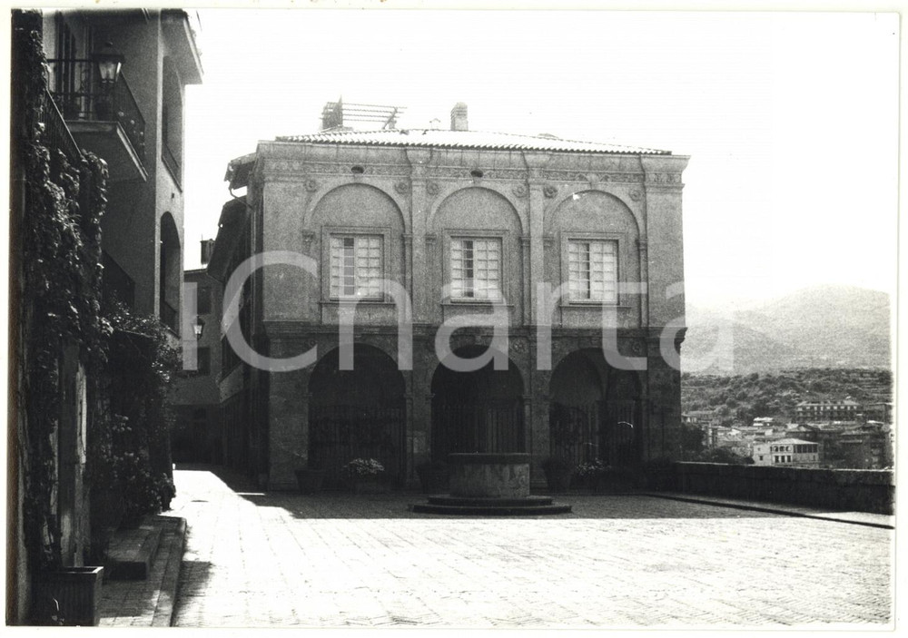 Fotografia d epoca originale 1978 PORTO ERCOLE Piazza Santa Barbara  Palazzo dei Governanti Foto 18x13 cm 1