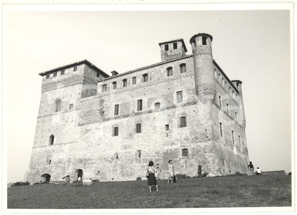 Fotografia d epoca originale 1974 GRINZANE CAVOUR CN  Veduta del castello medievale Foto 18x13 cm 1