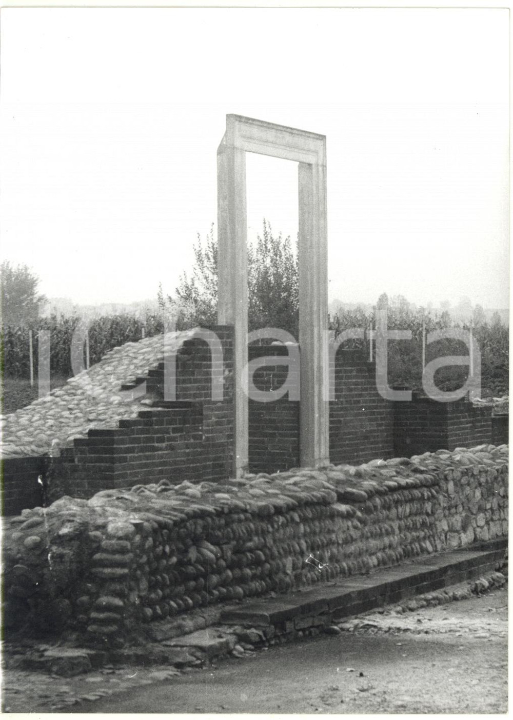 Fotografia d epoca originale 1981 BENE VAGIENNA Scavi archeologici  Resti del teatro romano Foto 13x18 1