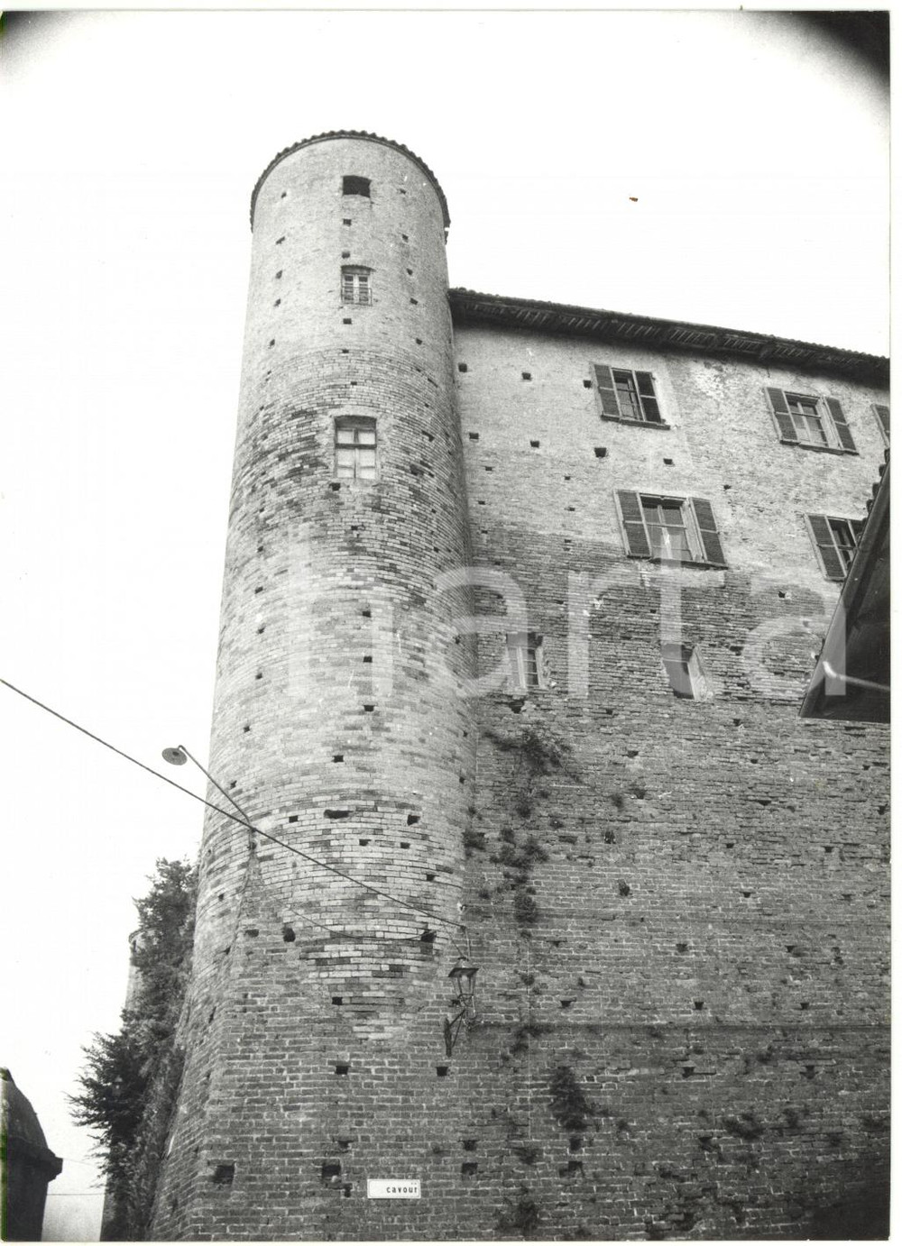 Fotografia d epoca originale 1981 CASTIGLIONE FALLETTO  Scorcio del castello da via Cavour Foto 13x18 cm 1