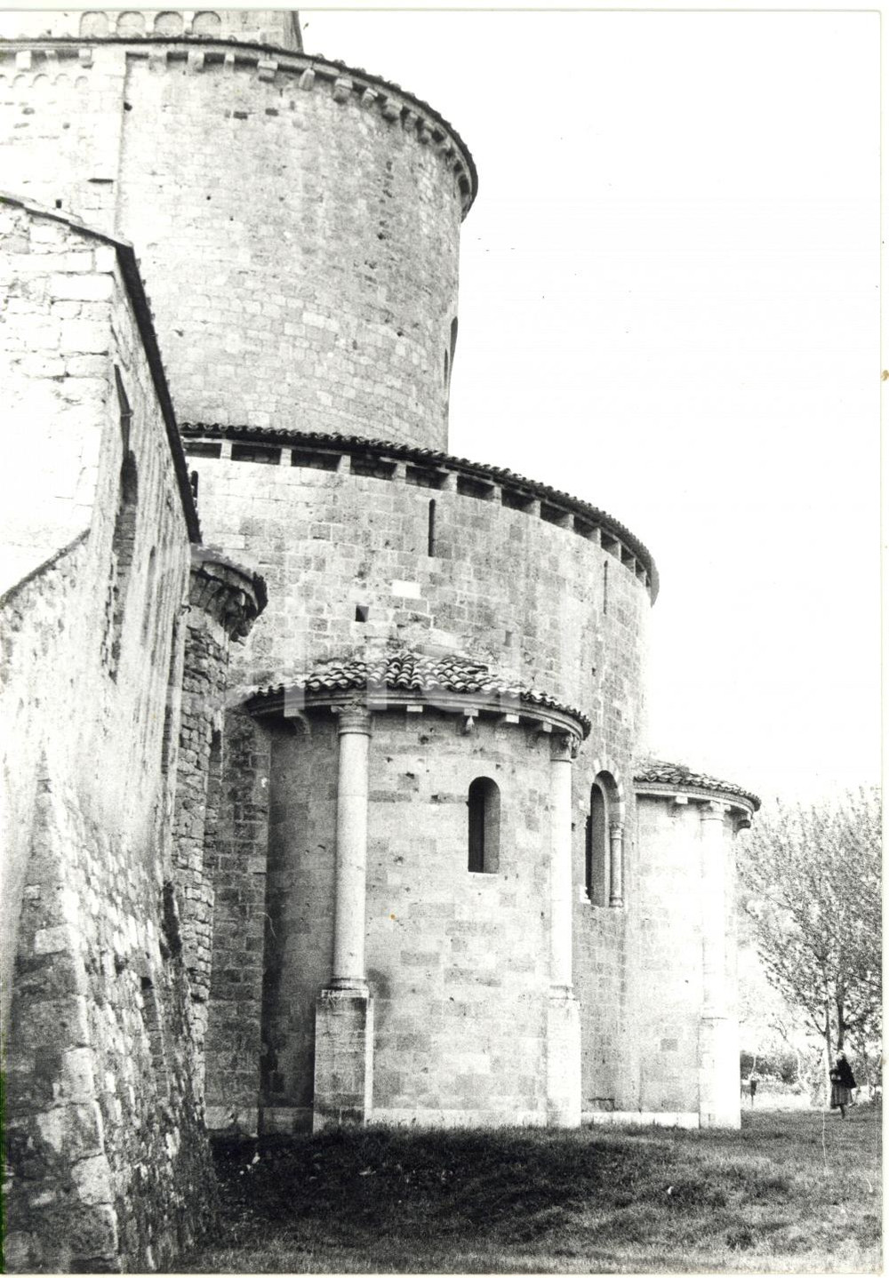 Fotografia d epoca originale 1980 CASTELNUOVO DELL ABATE Abbazia di Sant Antimo  Veduta esterna dell abside 1