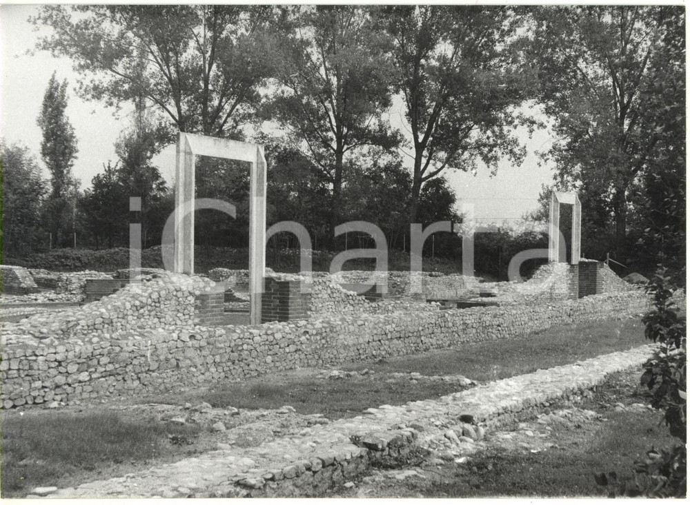 Fotografia d epoca originale 1981 BENE VAGIENNA Scavi archeologici  Resti del teatro romano Foto 18x13 cm 1