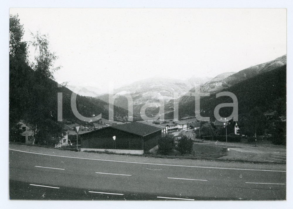 1979 WINKLERN (AUSTRIA) Valle del MÃ¶ll verso OBERVELLACH Foto 17x13 cm Fotografia d'epoca con didascalia al verso.  FAIR/discreto Lievi smussature agli angoli Formato: 17x13 cm originale e autentica 1