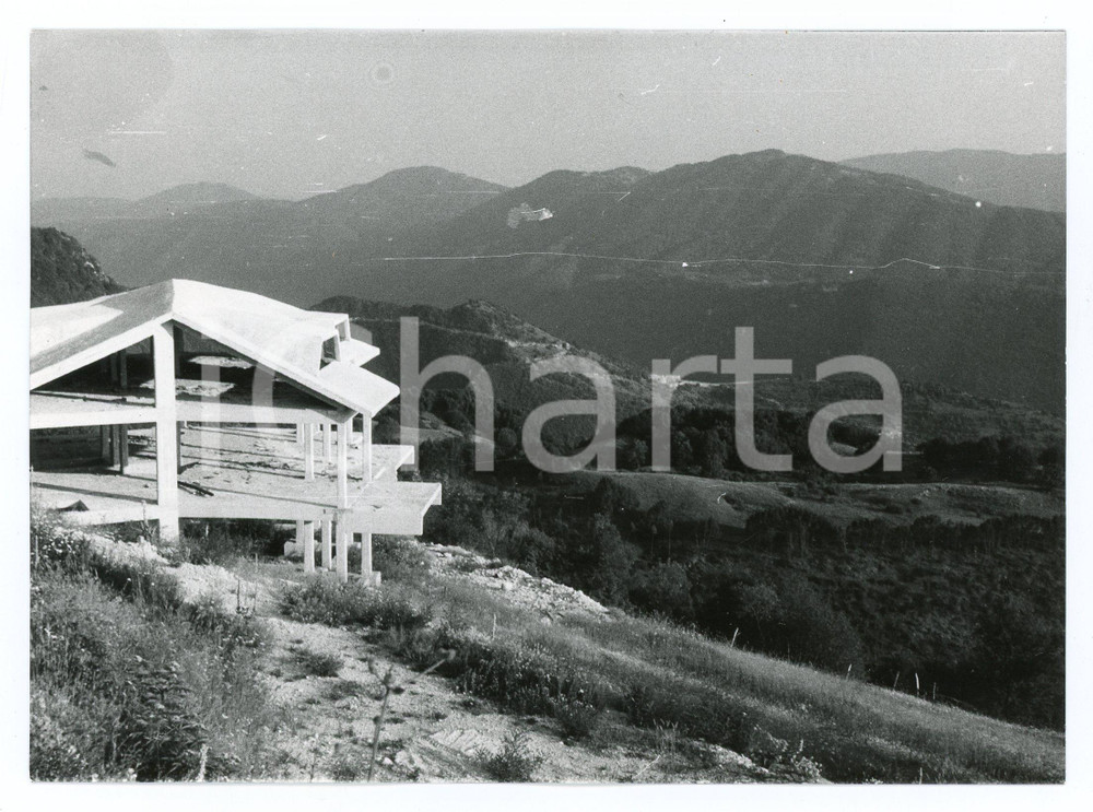 Fotografia d epoca originale 1981 MONTE LIVATA Cantiere abbandonato con panorama su MONTI AFFILANI Foto 17x13 1