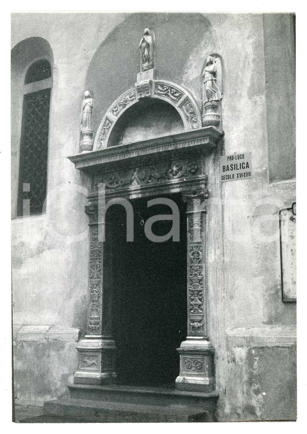 Fotografia d epoca originale 1977 TIRANO Santuario della Madonna di Tirano  Portale sinistro  Foto 13x17 cm 1