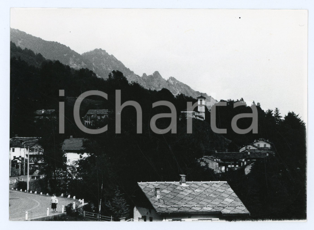 Fotografia d epoca originale 1971 VAL GRANDE DI LANZO Panorama con chiesa  Foto 17x13 cm 1