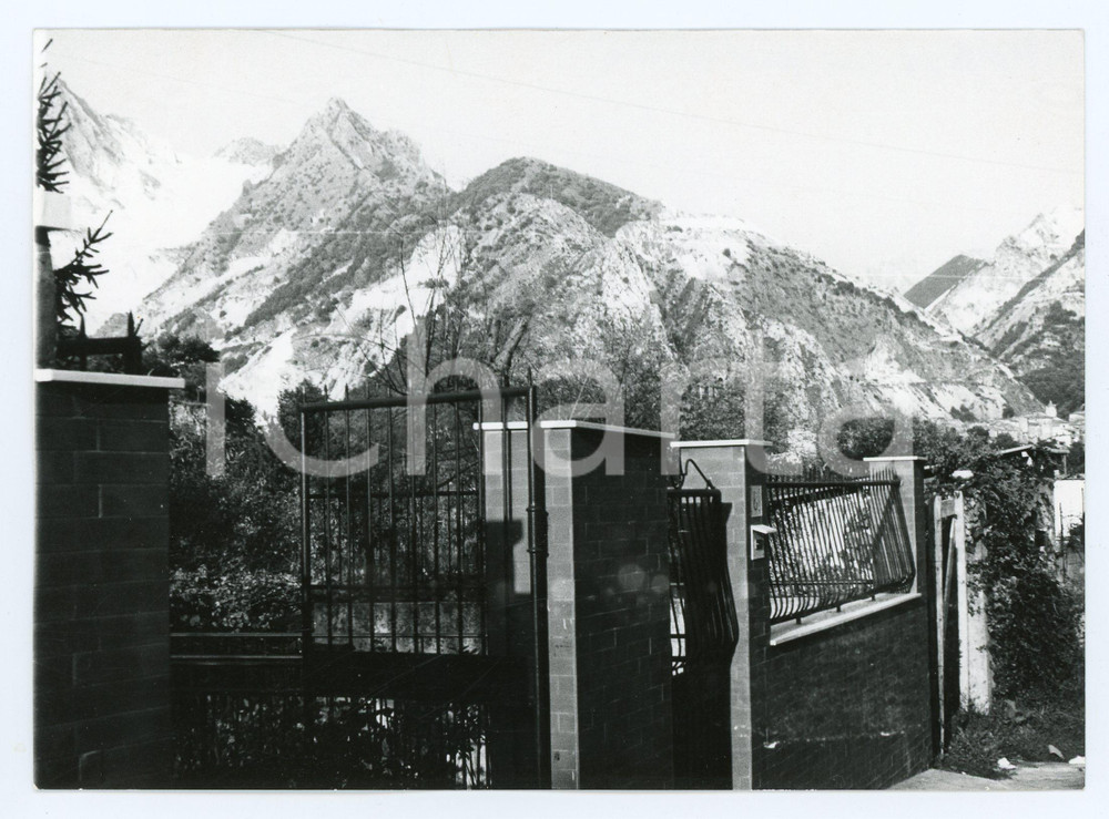 Fotografia d epoca originale 1981 CARRARA Frazione CODENA Vista sulle Alpi Apuane  Foto 17x13 cm 1