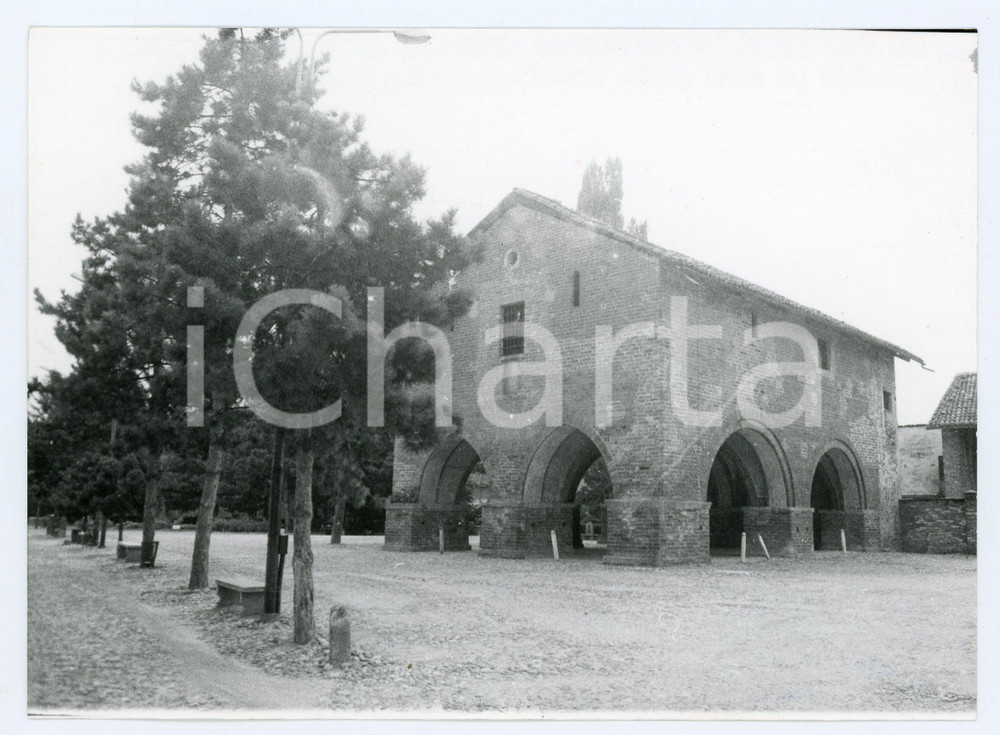 Fotografia d epoca originale 1981 STAFFARDA Loggia del mercato dell Abbazia di Santa Maria  Foto 17x13 cm 1 1