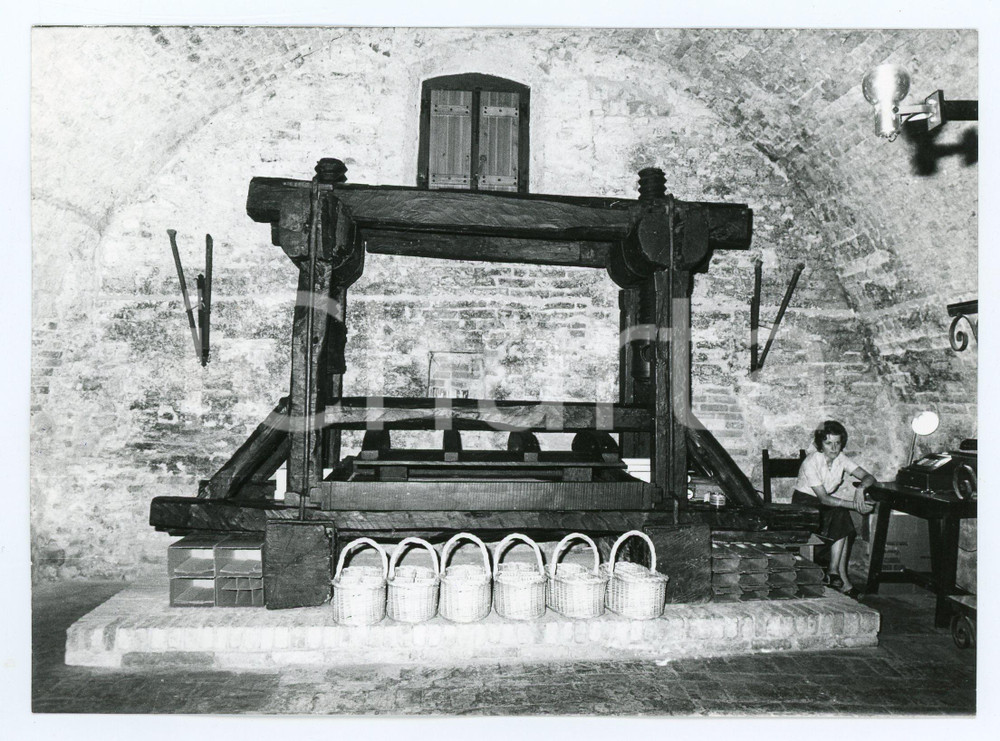 Fotografia d epoca originale 1981 GRINZANE CAVOUR Enoteca Regionale Piemontese Cavour  Foto 17x13 cm 1