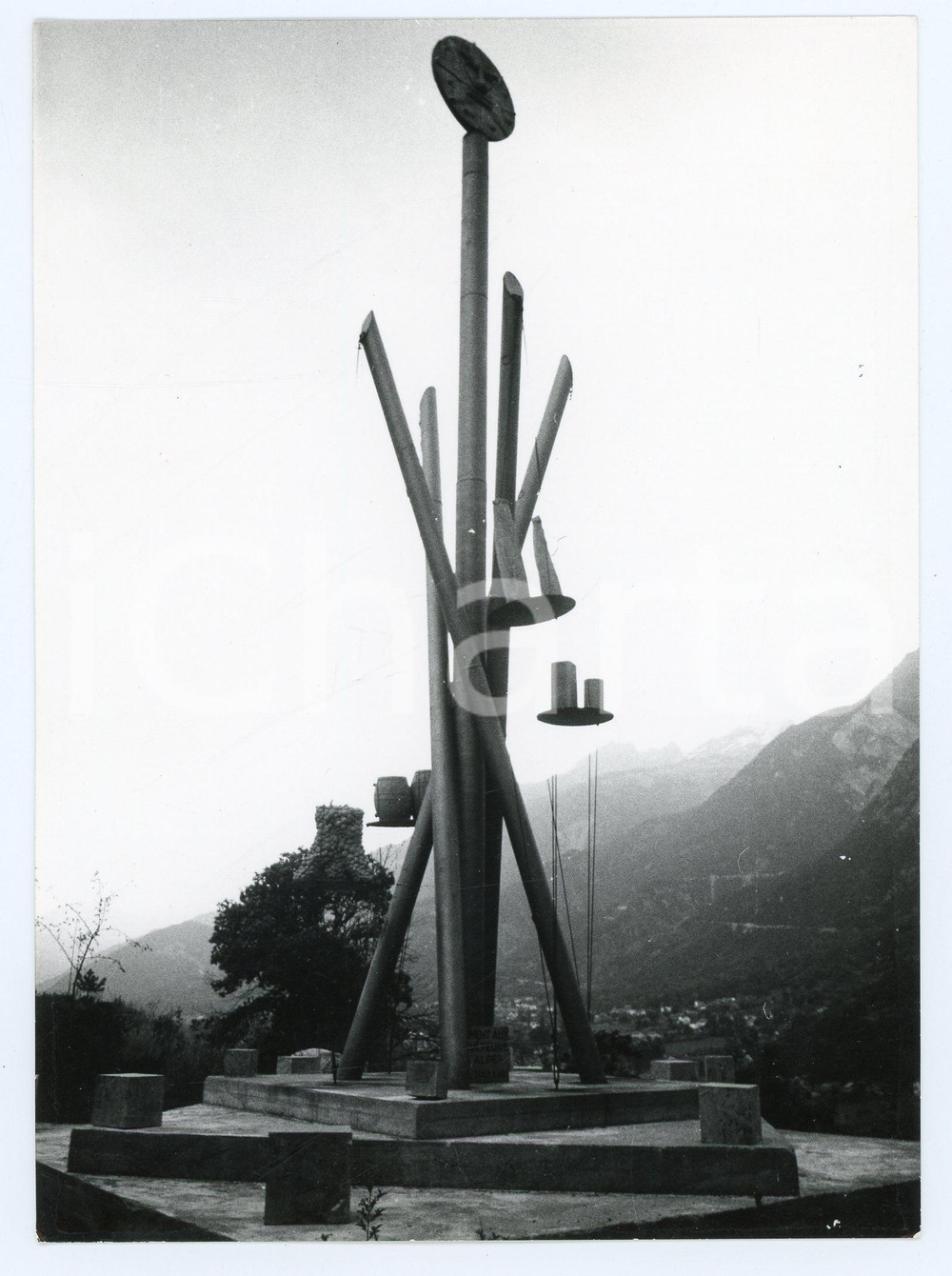 Fotografia d epoca originale 1978 NUS AO Monumento ai vignerons valdostani  Foto 13x17 cm 1 1