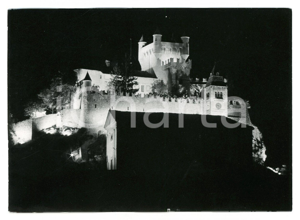 Fotografia d epoca originale 1976 VALLE D AOSTA Castello di SaintPierre  Panorama notturno  Foto 17x13 cm 1