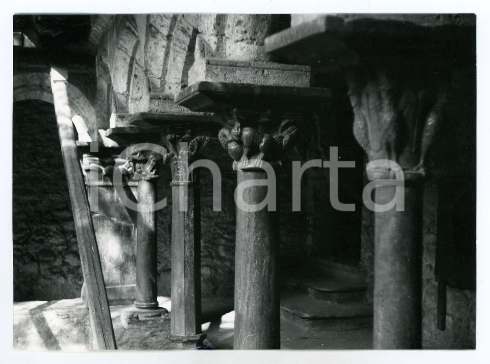 Fotografia d epoca originale 1976 AOSTA Chiostro romanico della Chiesa di Sant Orso  Foto 17x13 cm 1