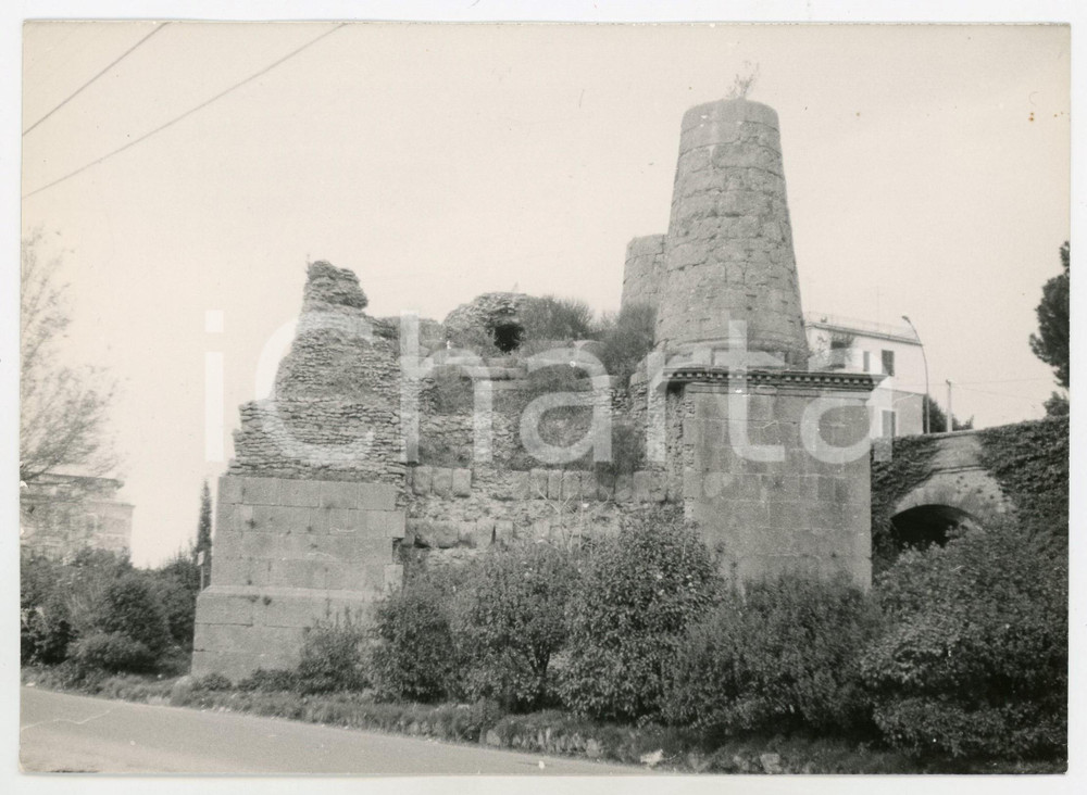 Fotografia d epoca originale 1979 ALBANO LAZIALE Tomba degli Orazi e Curiazi  Foto 17x13 cm 1