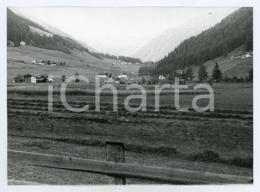 Fotografia d epoca originale 1979 VALLE AURINA  RIO BIANCO Panorama del paese  Foto 17x13 cm 1
