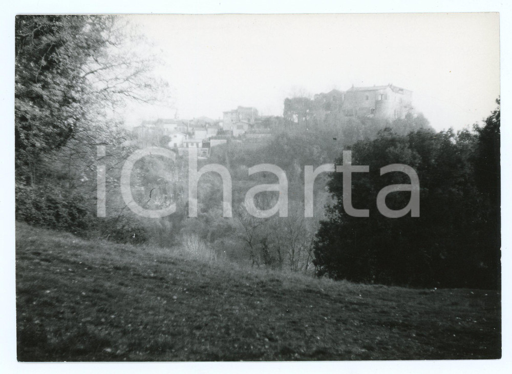 Fotografia d epoca originale 1976 ROMA  ISOLA FARNESE Panorama del borgo  Foto 17x13 cm 1