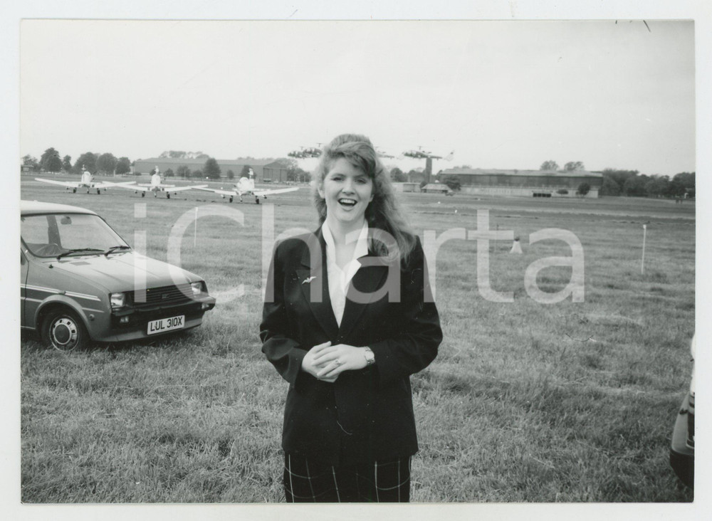 Fotografia d epoca originale 1990 ca RCAF Royal Canadian Air Force  Giselle BURMINGHAM Visits training camp 1