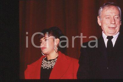 Fotografia d epoca originale Mathilda MAY Yves MONTAND  CINEMA Actors portrait 1988  35 mm vintage slide 5 1