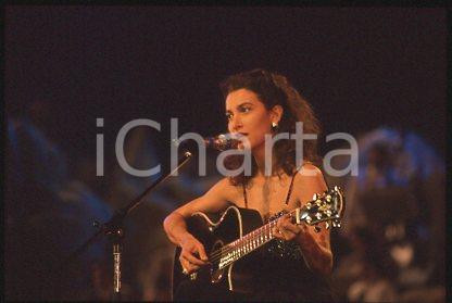 Fotografia d epoca originale Grazia DI MICHELE  MUSIC Show Italy Portrait 1990 ca  35 mm vintage slide 17 1