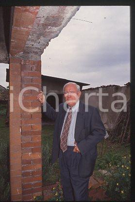 Fotografia d epoca originale Urbano LAZZARO  ITALY Portrait of the partisan 1993 ca  35 mm vintage slide 1 1