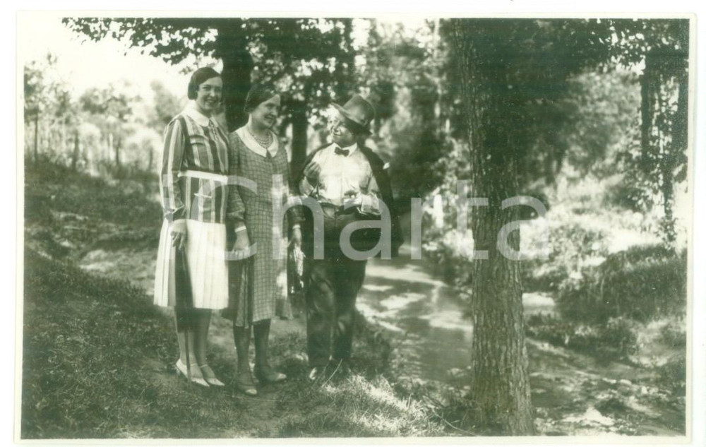 Fotografia d epoca originale 1930 CASTELLETTO D ORBA Conversazioni in famiglia  Foto cartolina VINTAGE 1