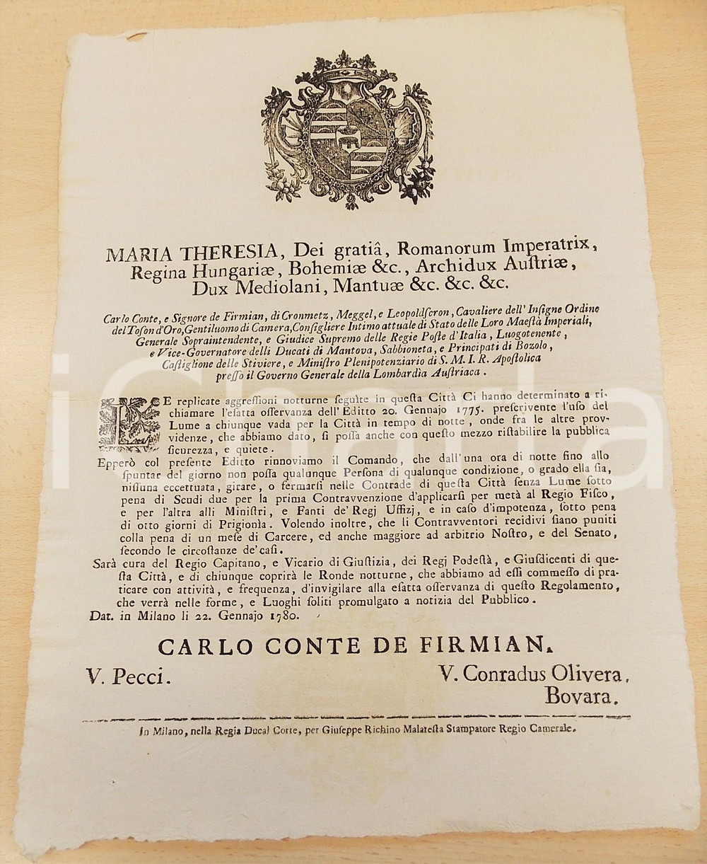 1780 MILANO Editto per l'obbligo del lume notturno - Manifesto RARO 30x40 cm Interessante bando della Lombardia asburgica, nel quale si fa obbligo dell'uso del lume a chi va per la citt&agrave; di notte, per ragioni di pubblica sicurezza.CONDIZIONI: G (ma piegature d'epoca)FORMATO: 30x40 cm    originale e autentica 1