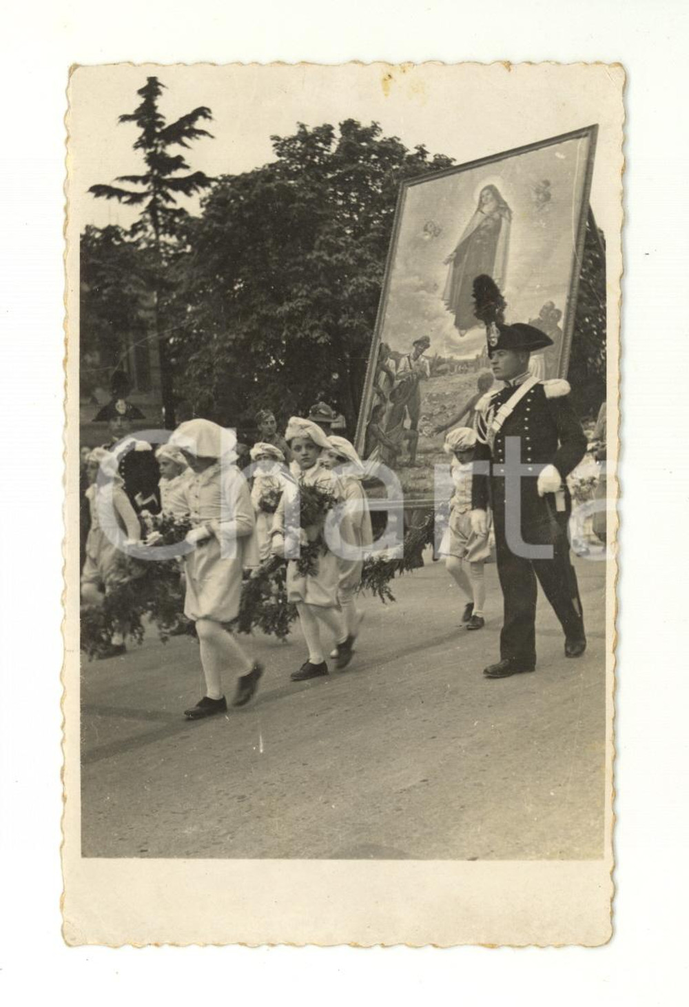 1940 ca VERONA Processione religiosa con bambini e carabinieri - Foto cartolina