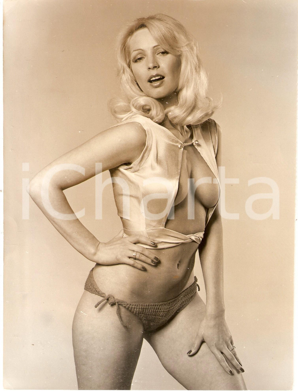 Fotografia d epoca originale 1970 CINEMA Ritratto di Monika RINGWALD in una posa sensuale Foto 19x25 cm 1