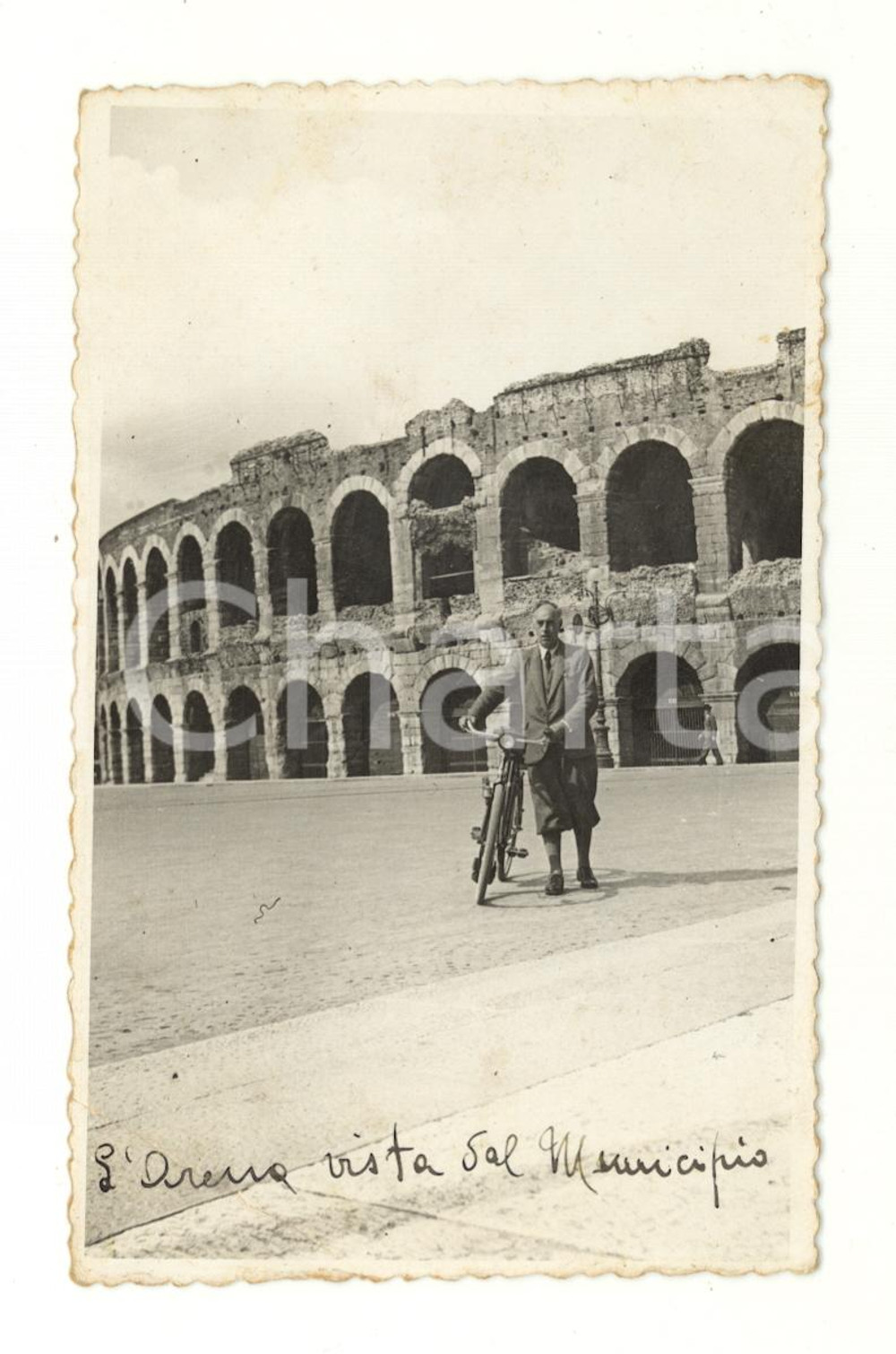 1940 ca VERONA Veduta dell'Arena dal municipio - Foto cartolina ANIMATA