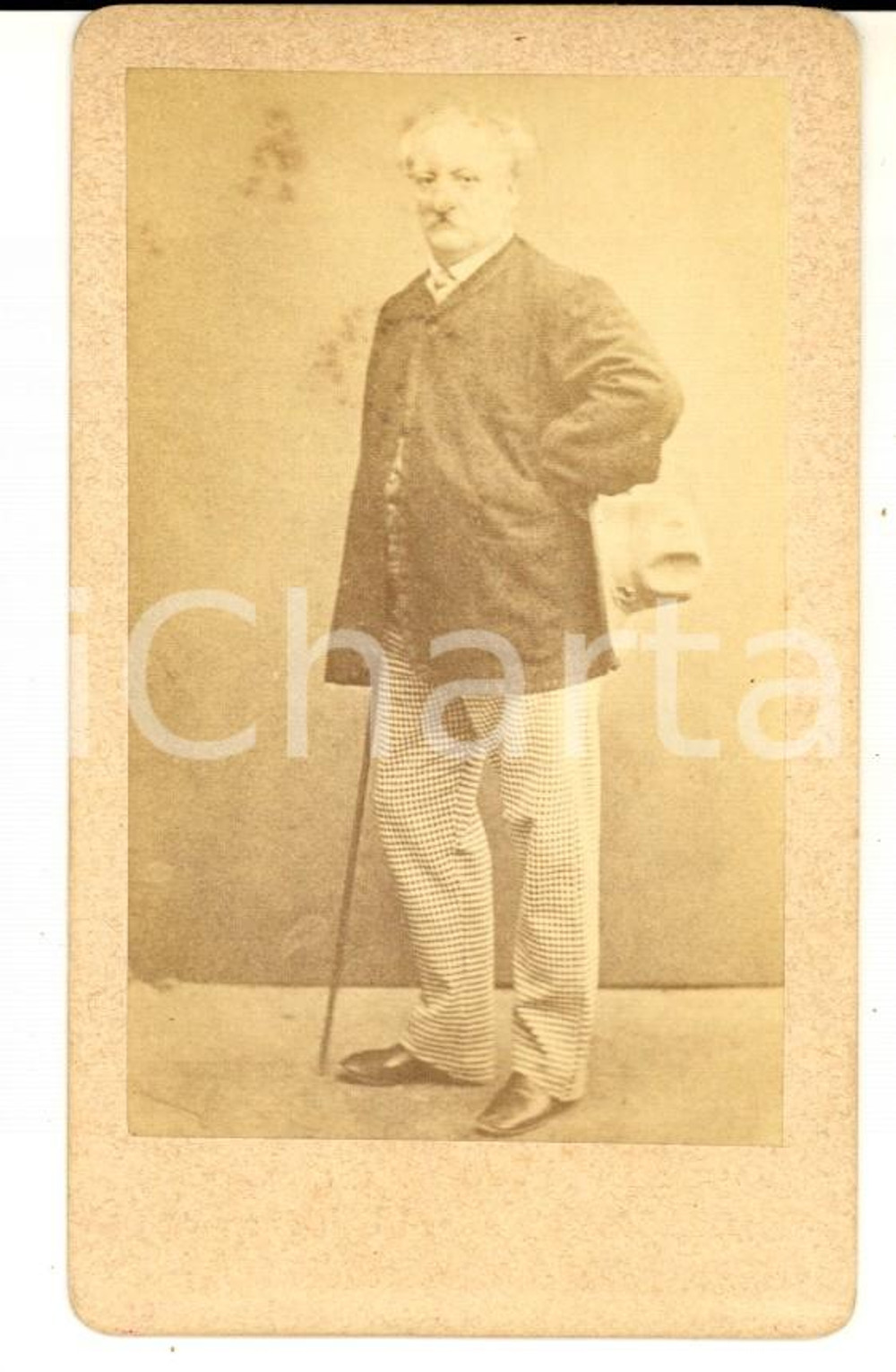 Fotografia d epoca originale 1870 ca COMO Ritratto di Giovanni COMANEDI in abito da passeggio Foto NESSI CDV 1