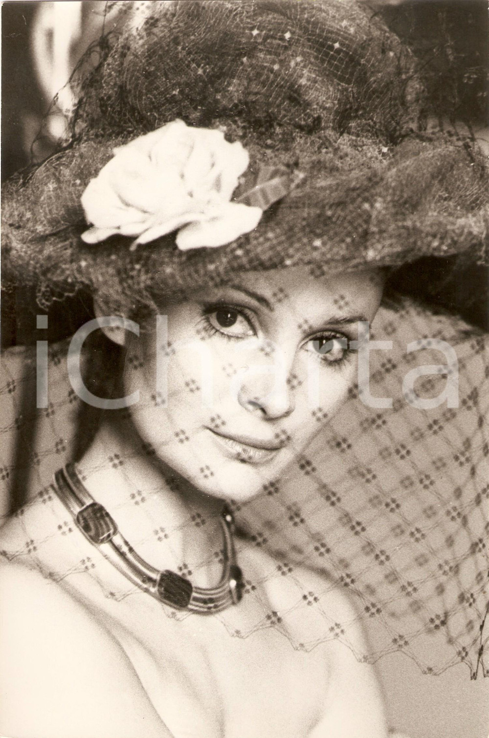 Fotografia d epoca originale 1970 ca MODA Ritratto di modella con veletta  Foto Gianni TATTI Agenzia GRANATA 1