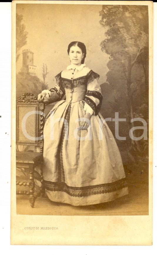 Fotografia d epoca originale 1870 ca TORINO Famiglia BRUNI  Ritratto di giovane donna  Foto MAZZOCCA CDV 1