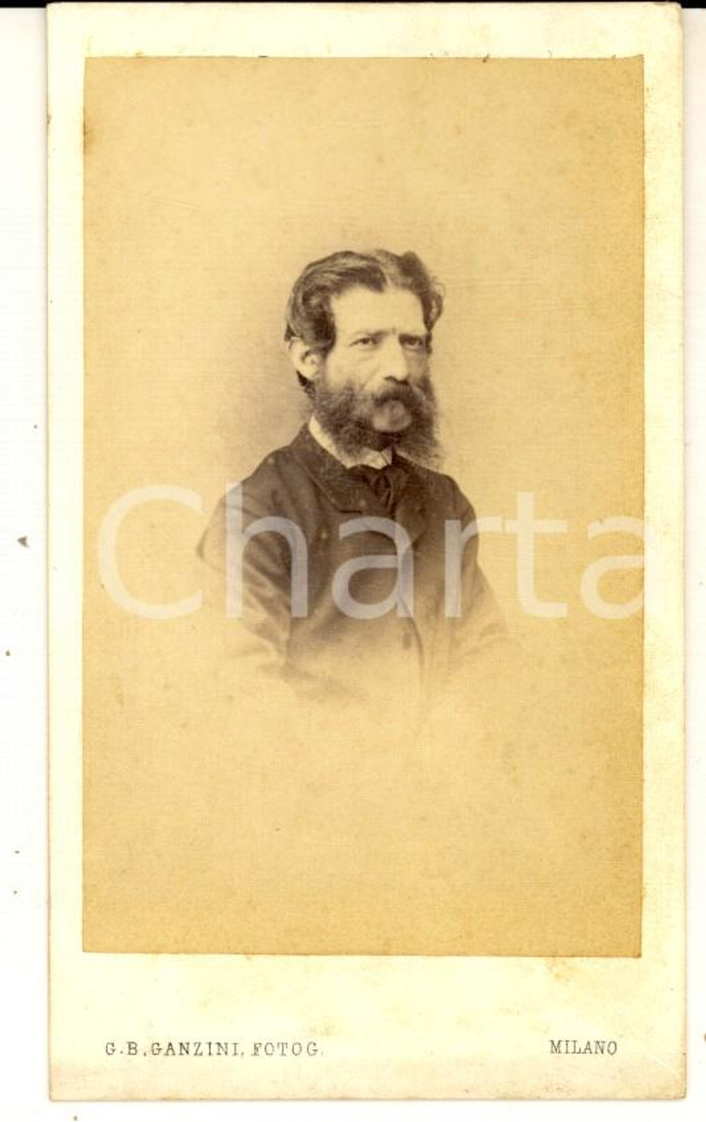 1910 ca MILANO Ritratto maschile seduto - Busto - Foto G. B. GANZINI CDV