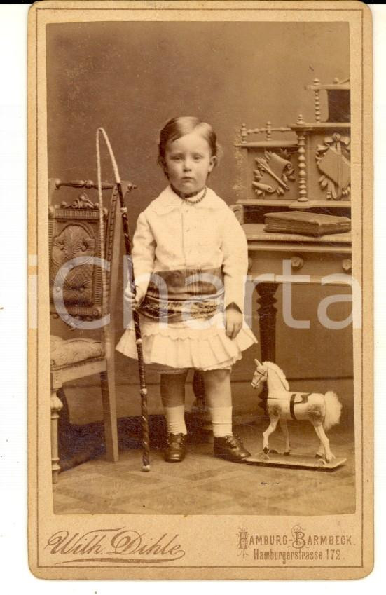 Fotografia d epoca originale 1887 HAMBURG Ritratto Erminio Roberto BISCHOFF con i giocattoli  Foto DIHLE CDV 1
