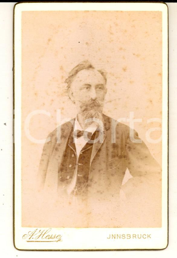 Fotografia d epoca originale 1890 ca INNSBRUCK Ritratto maschile con panciotto in velluto Foto A. HESSE CDV 1