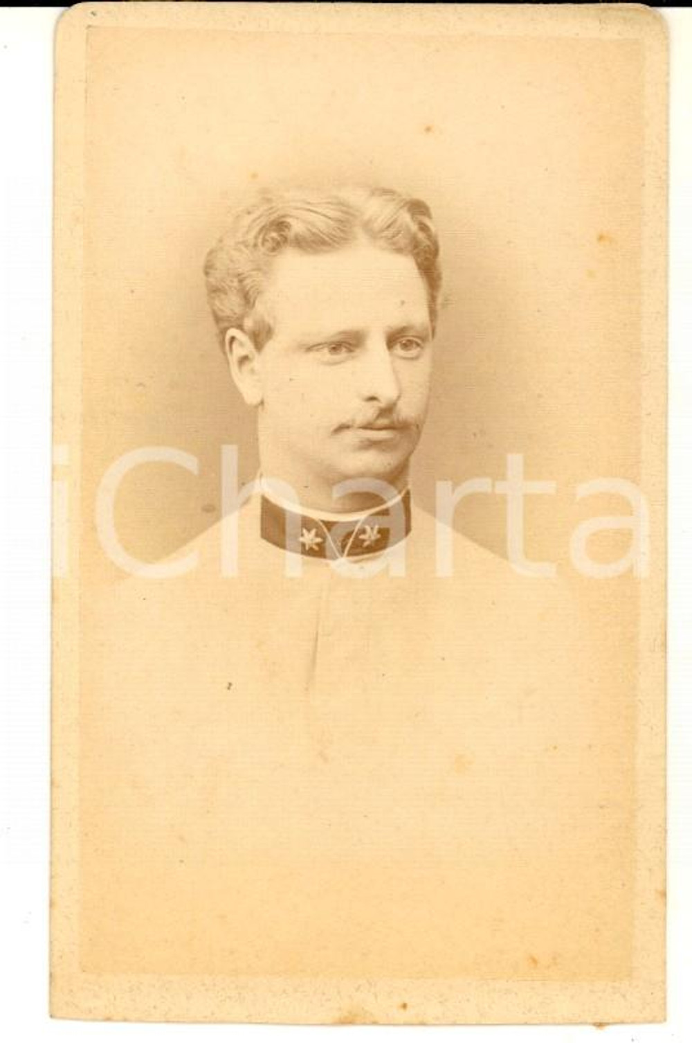 Fotografia d epoca originale 1880 ca WIEN Ritratto di un giovane ufficiale Foto Carl KROH CDV 1