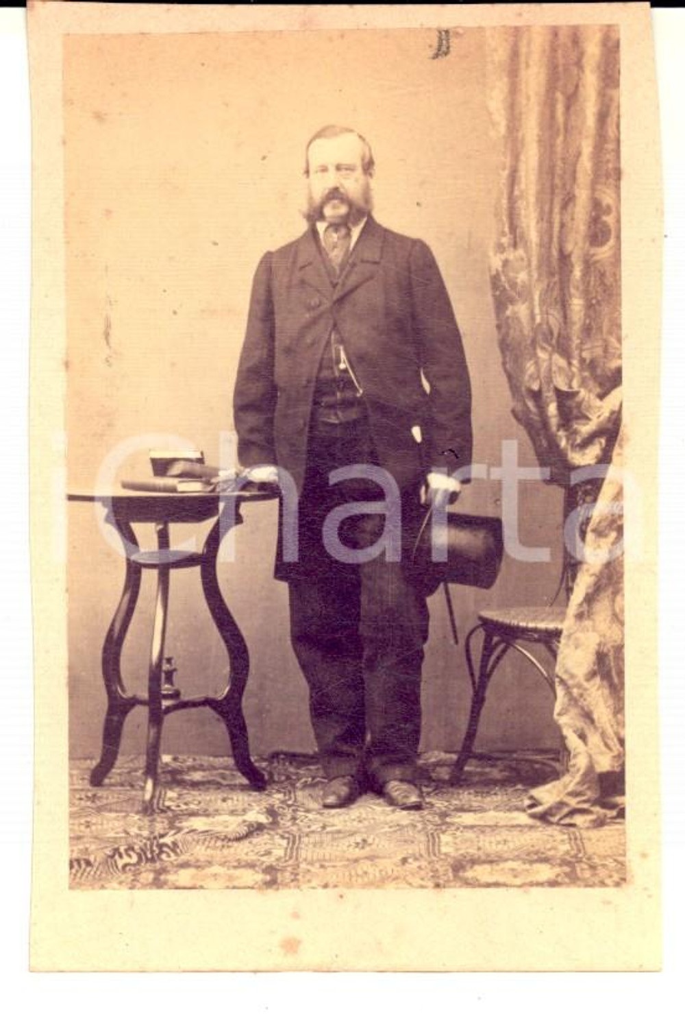 Fotografia d epoca originale 1870 ca LINZ AUSTRIA Ritratto maschile con cappello Foto Eduard PFEIFFER CDV 1