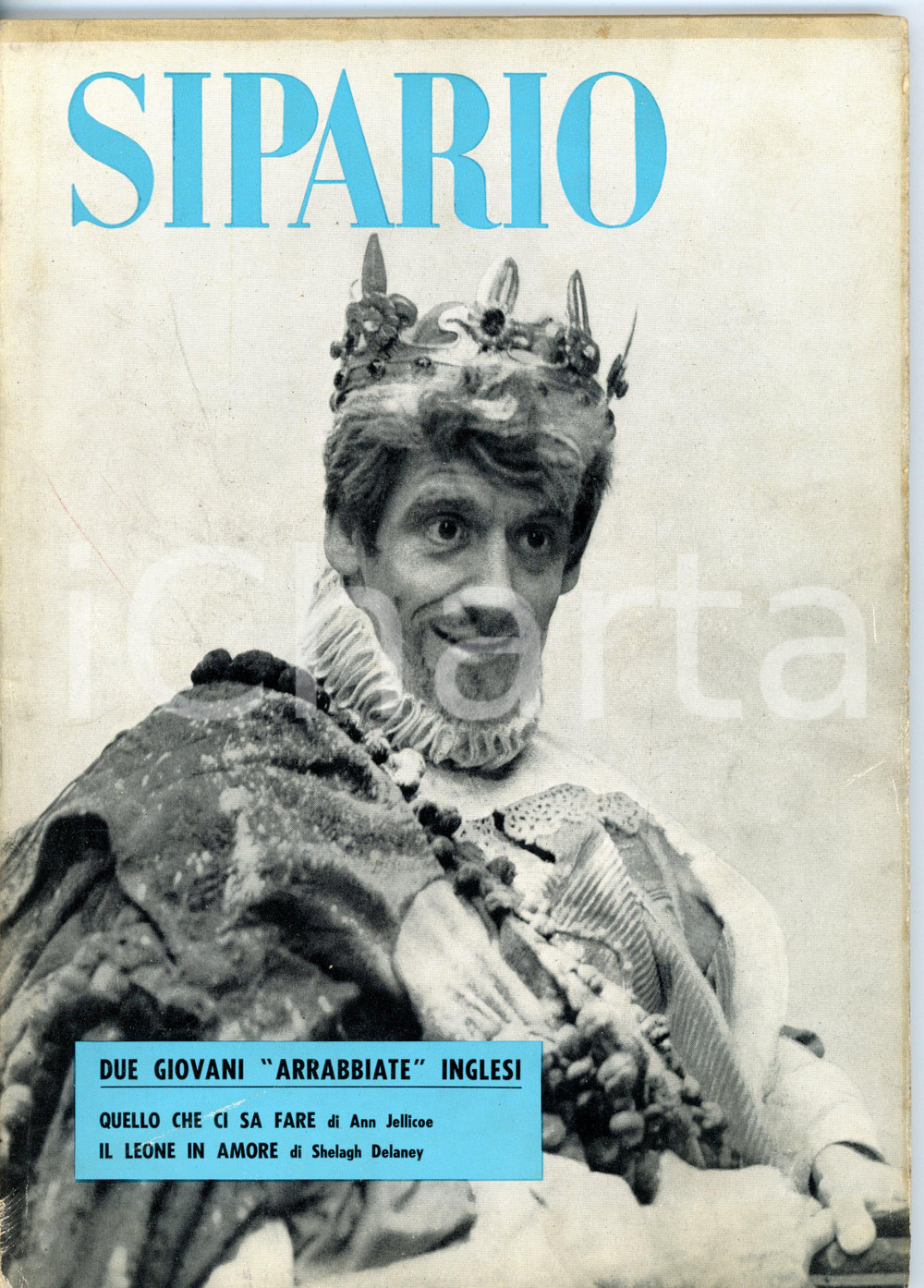 Gennaio 1964 SIPARIO "Quello che ci sa fare" di Ann JELLICOE - Rivista nÂ° 213 Rivista d'epoca, con illustrazioni b/n.DIMENSIONI: 21x28 cmPAGINE: 80CONDIZIONI: FAIR (buone condizioni interne, ma macchie in copertina; piegature da lettura al dorso)    originale e autentica 1