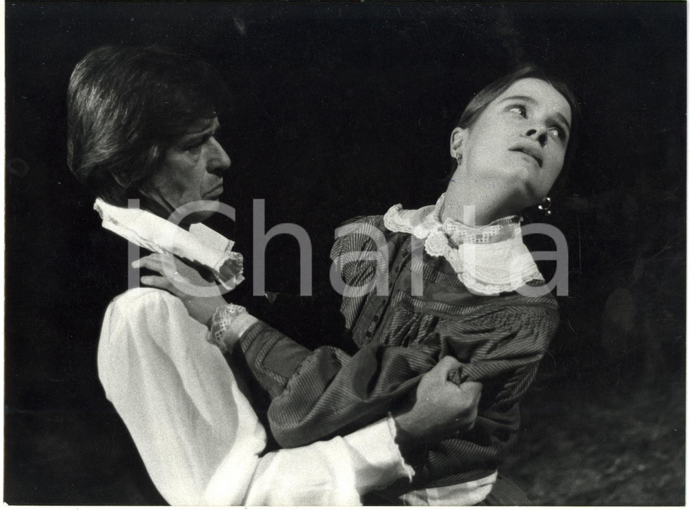 Fotografia d epoca originale 1984 ITALIA TEATRO  Corrado PANI e Claudia POZZI in Delitto e castigo Foto 1