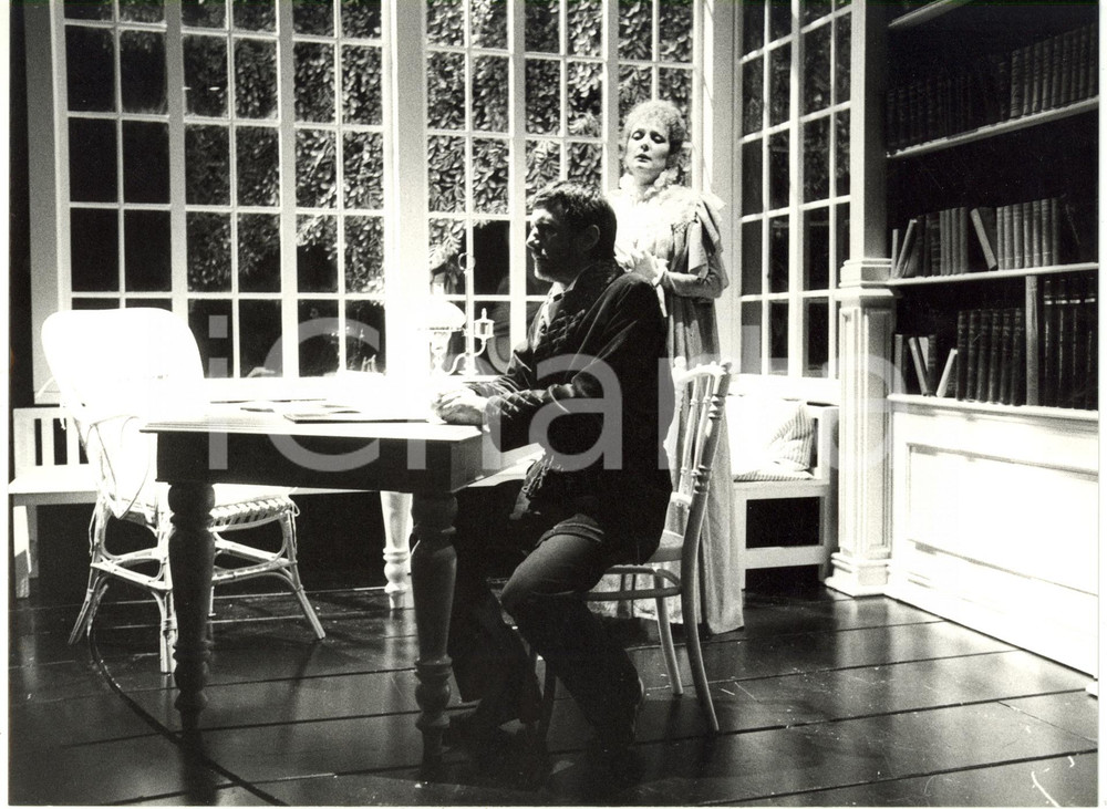 Fotografia d epoca originale 1983 GENOVA Teatro Stabile  Marzia UBALDI Massimo DE FRANCOVICH Rosmersholm 1