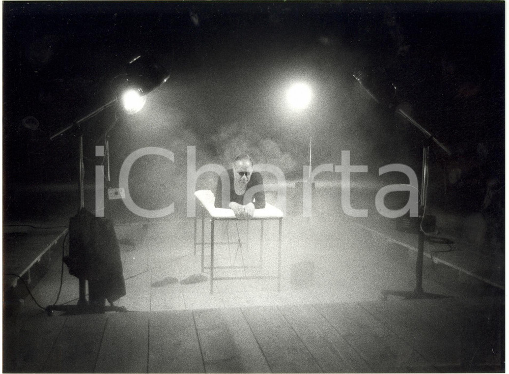 Fotografia d epoca originale 1990 ca MILANO Piccolo Teatro  Franco GRAZIOSI in Faust, frammenti Foto 1