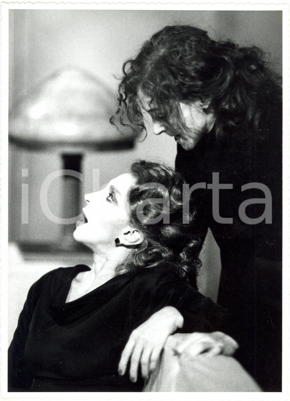 Fotografia d epoca originale 1997 TEATRO  Mariangela MELATO Elisabetta POZZI Il lutto si addice ad Elettra 1