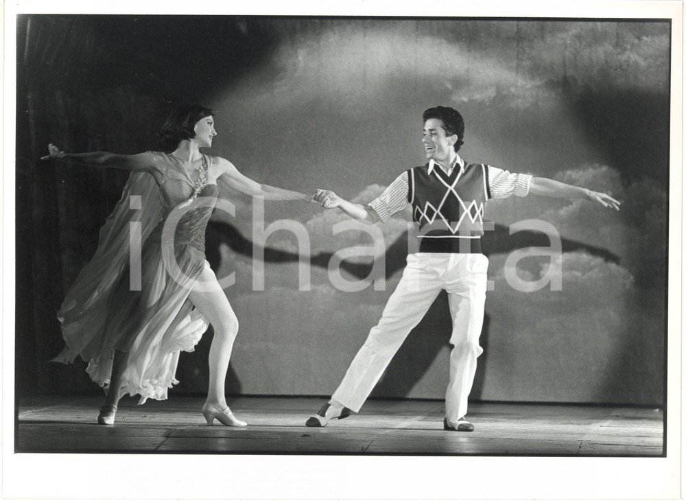 Fotografia d epoca originale 1996 TEATRO  Raffaele PAGANINI e Silvia SPECCHIO in Cantando sotto la pioggia 1