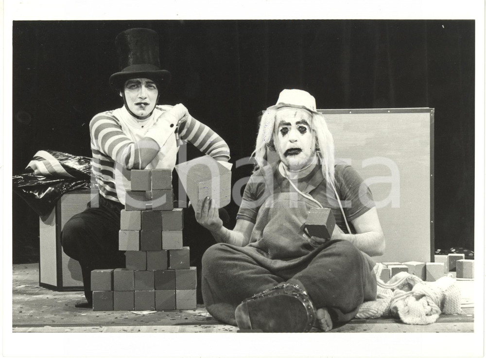 Fotografia d epoca originale 1983 TEATRO Compagnia Glauco Mauri  Roberto STURNO Glauco MAURI in Philoktet 1