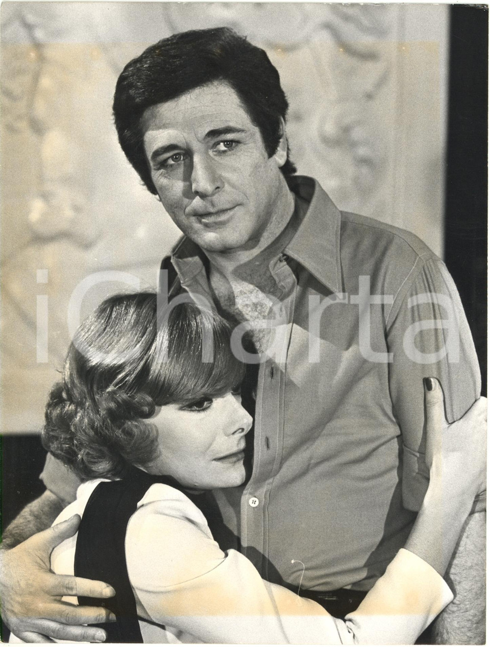 Fotografia d epoca originale 1975 RAI Trovarsi  Rossella FALK e Ugo PAGLIAI durante una scena Foto 18x24 1