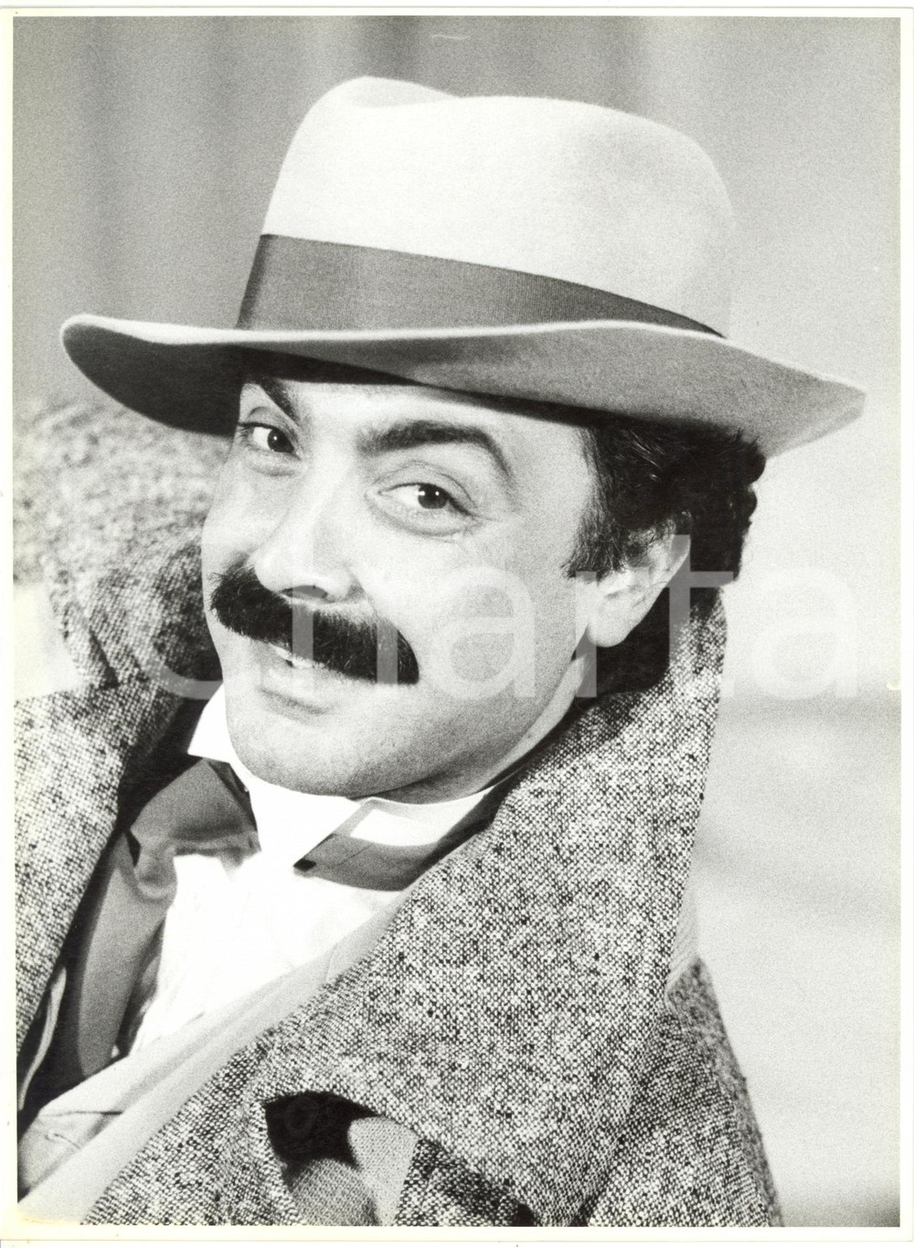 Fotografia d epoca originale 1988 ITALIA TEATRO  Nino FRASSICA in L aria del continente  Ritratto Foto 1