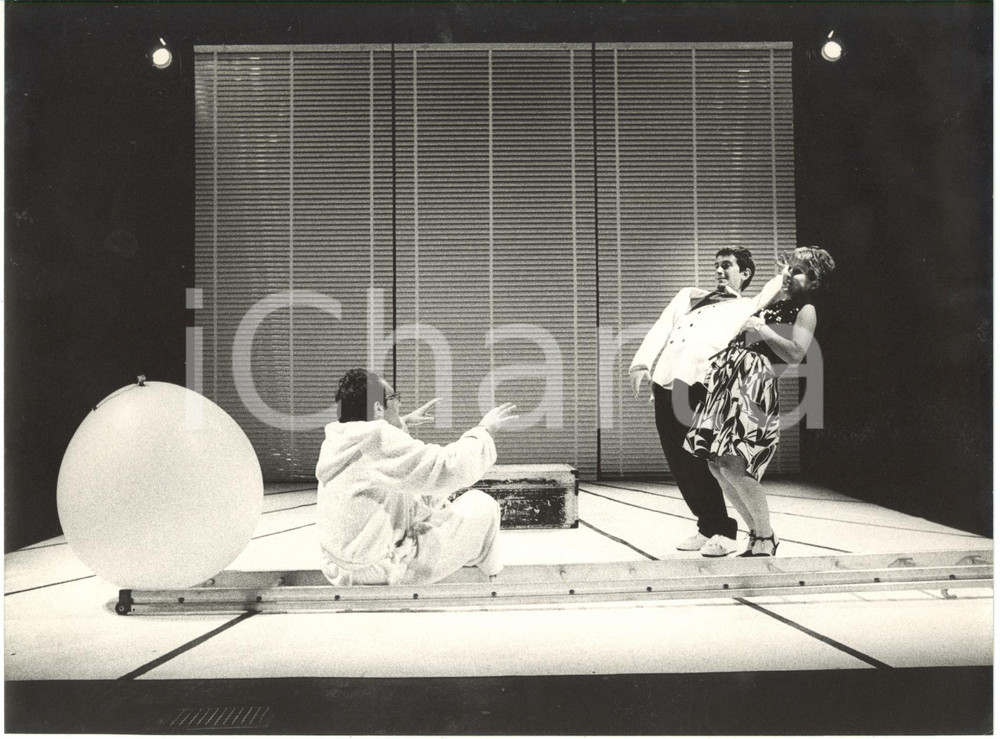 Fotografia d epoca originale 1995 ca MILANO TEATRO Ferdinando BRUNI Corinna AGUSTONI Elio DE CAPITANI  Foto 1