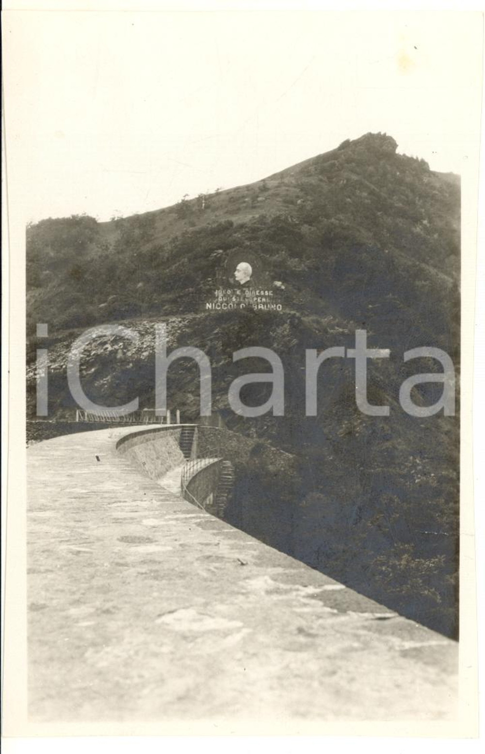 Fotografia d epoca originale 1950 ca LAGHI DEL GORZENTE Targa in ricordo di Niccolò BRUNO  Foto VINTAGE 9x14 1