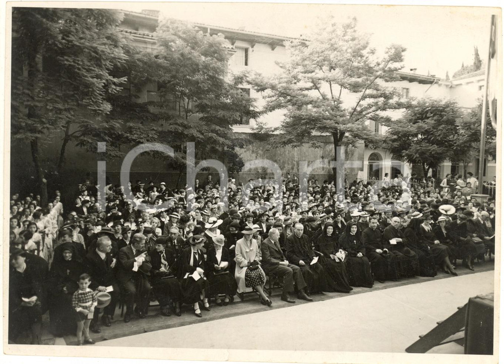 Fotografia d epoca originale 1945 ca VERONA Istituto Campostrini  Il pubblico a un saggio  Foto 17x12 cm 1